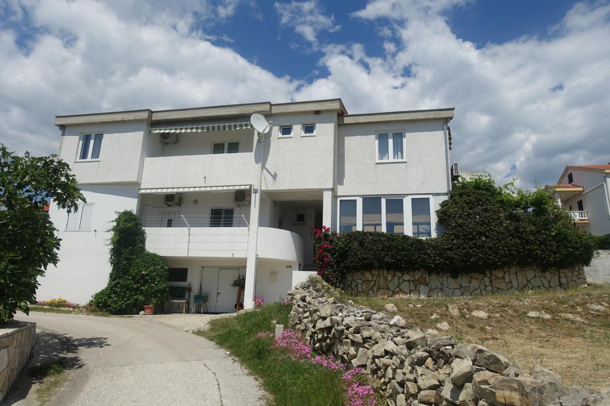 Apartment Galeb *